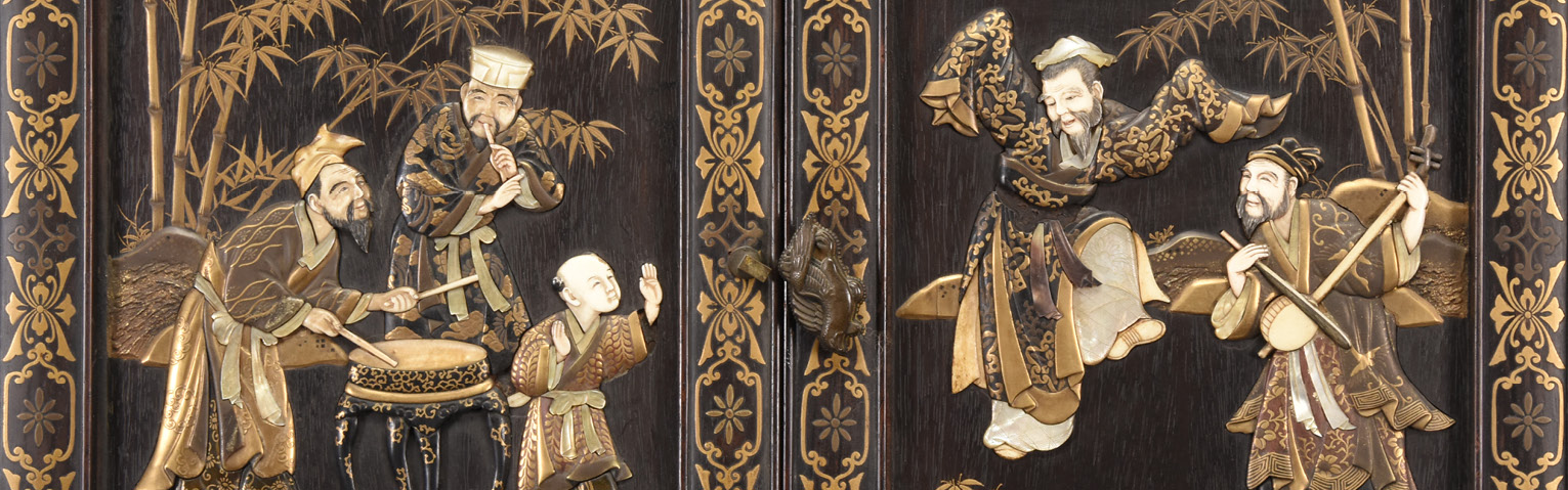 Superb Japanese cabinet sells for £5,600 at Asian Art Auction